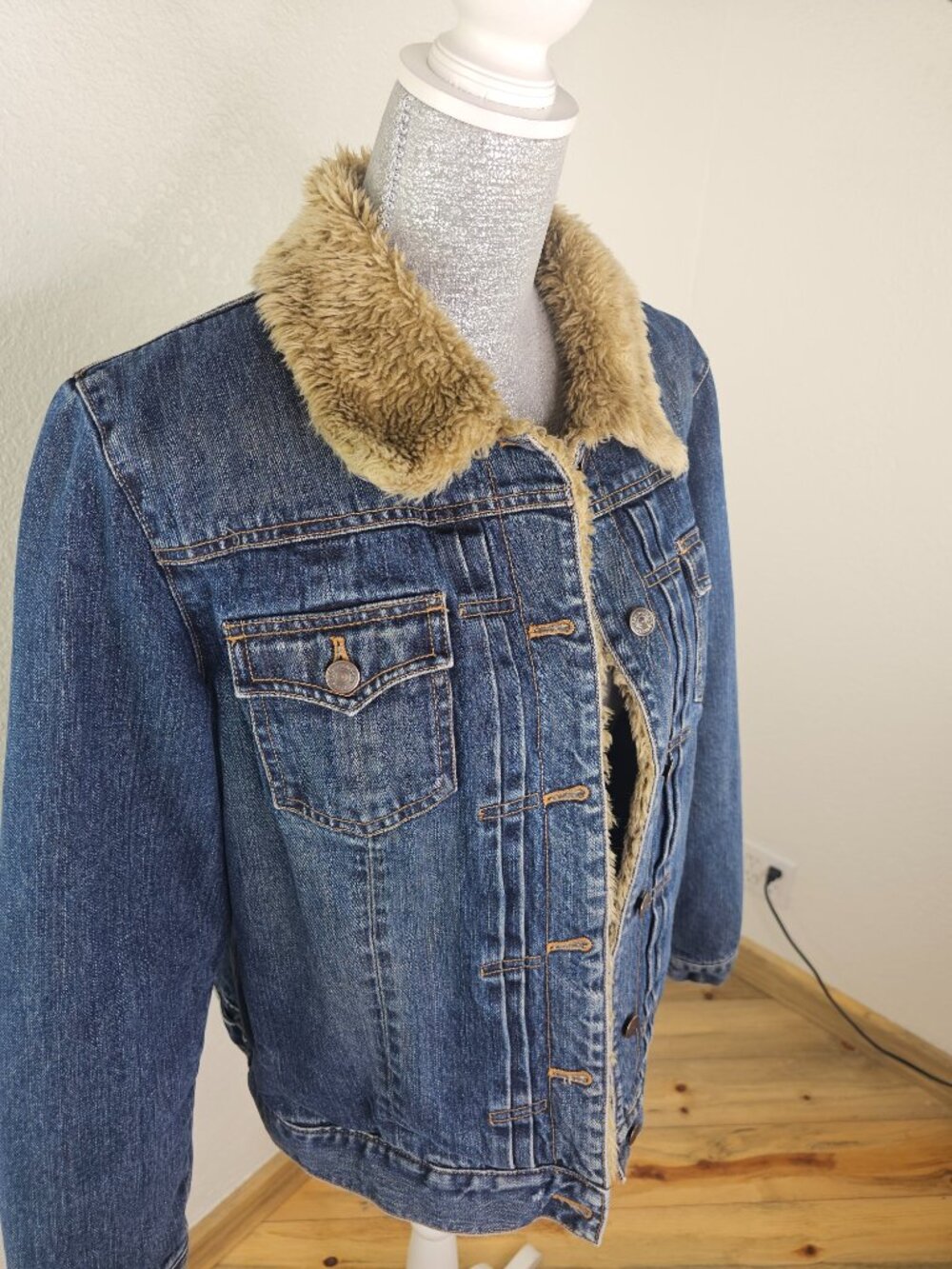 GAP Faux Fur Lined Denim Jacket Size XL